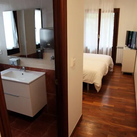 Txikierdi Alde Auto Check-in Hotel Oiartzun